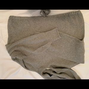 Cropped sweater hoodie